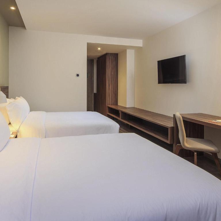Novotel Medellin El Tesoro - Habitación Doble Estándar con 2 camas dobles - 3