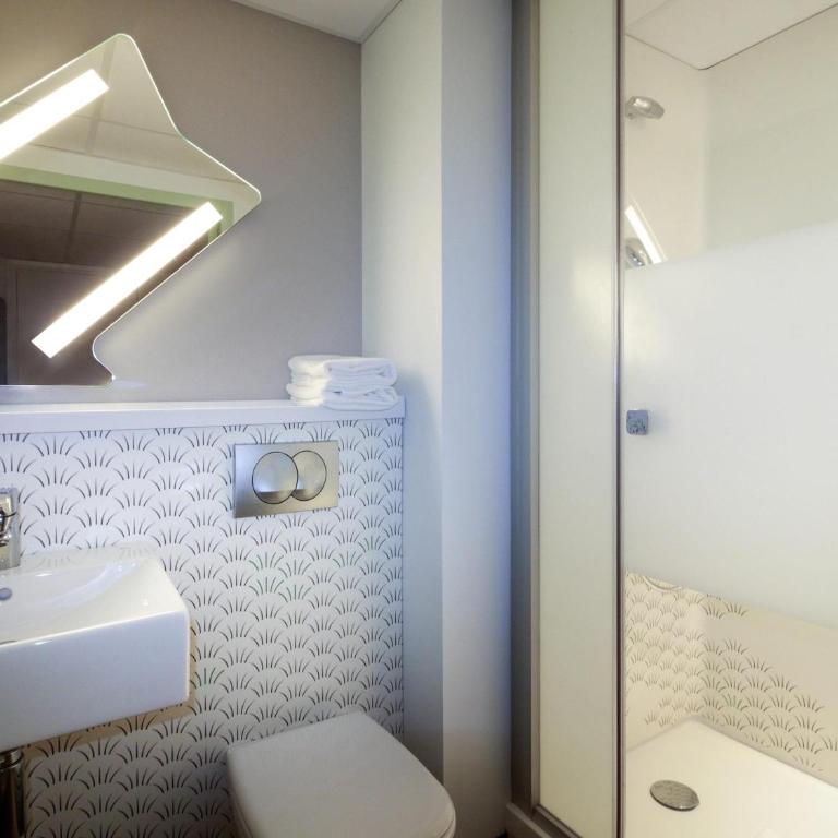 ibis budget Cahors - Chambre Triple avec Lit Double et Lit Superposé - 3
