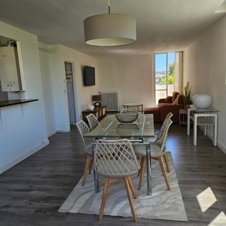 Bel appartement T4 spacieux au bord du Canal - Appartement 3 Chambres avec Balcon - 12