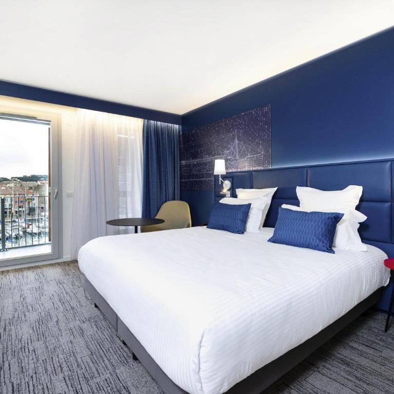 Hôtel Mercure Toulon La Seyne-Sur-Mer - Chambre Double Privilège avec Terrasse et Vue sur la Mer - 1