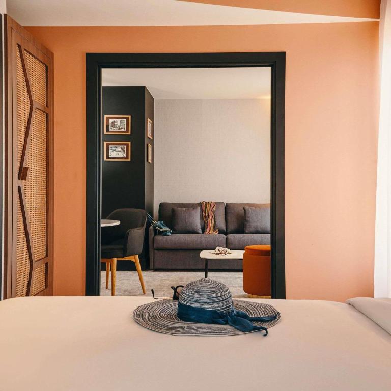 Mercure Marseille Canebière Vieux-Port - Suite Familiale Supérieure avec Lit Double et Canapé-Lit Double - 3