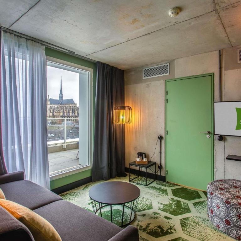 ibis Styles Amiens Centre - Chambre Familiale avec Lit Double et Canapé-Lit - 1