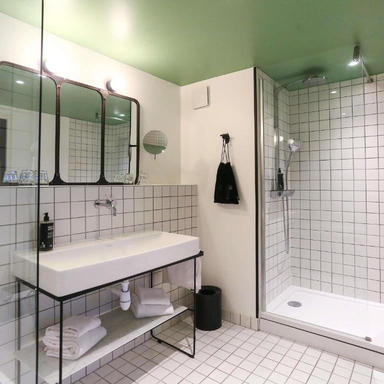 ibis Styles Amiens Centre - Chambre Familiale avec Lit Double et Canapé-Lit - 4