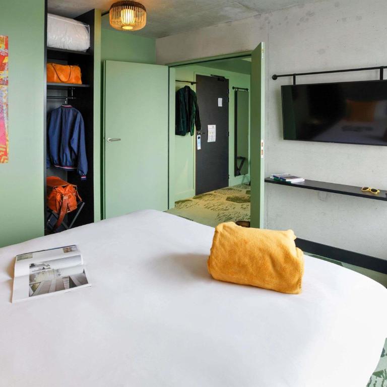 ibis Styles Amiens Centre - Chambre Familiale avec Lit Double et Canapé-Lit - 8