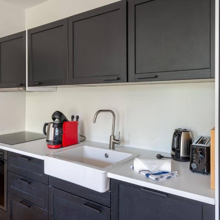 Stylish 2 Bedroom Apartment in Paris - Apartment - 55