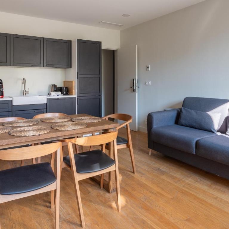 Stylish 2 Bedroom Apartment in Paris - Apartment - 57