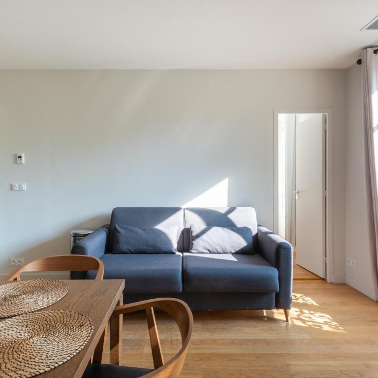 Stylish 2 Bedroom Apartment in Paris - Apartment - 59