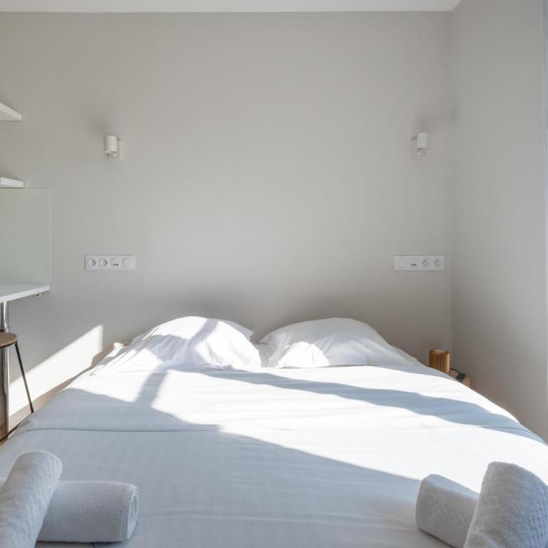Stylish 2 Bedroom Apartment in Paris - Apartment - 64