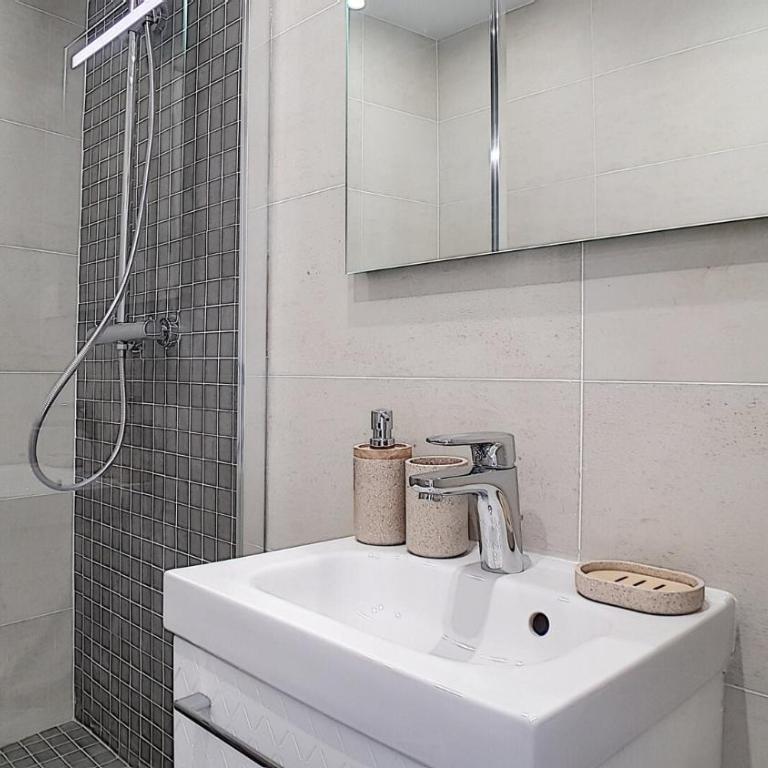 Résidence Coryles A - Appartement rénové avec coin montagne · Accès direct aux pistes · Balcon MAE-1064 - Appartement - 13