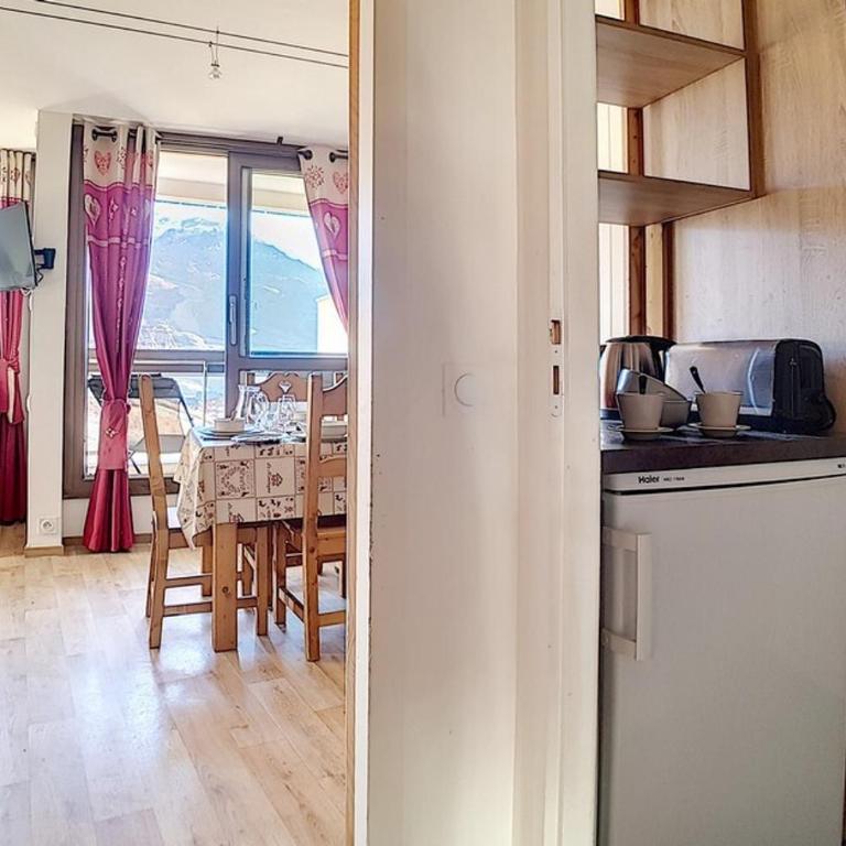 Résidence Origanes - Appartement confortable · Départ et retour skis aux pieds · Balcon Parking inclus MAE-1034 - Appartement - 8