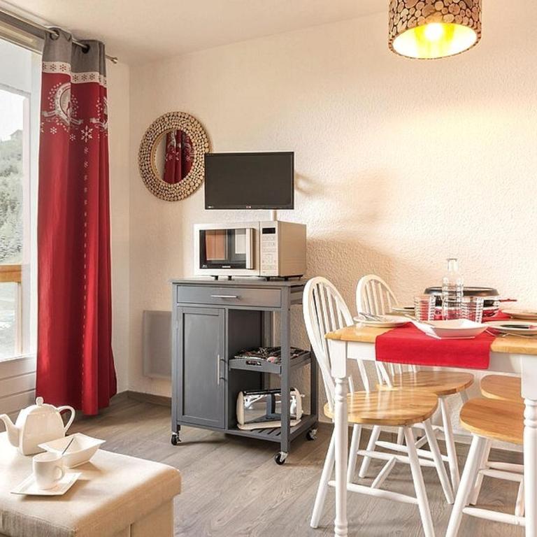 Résidence Boedette A - Appartement rénové · Départ et retour skis aux pieds · Balcon vue montagnes MAE-1114 - Studio - 6