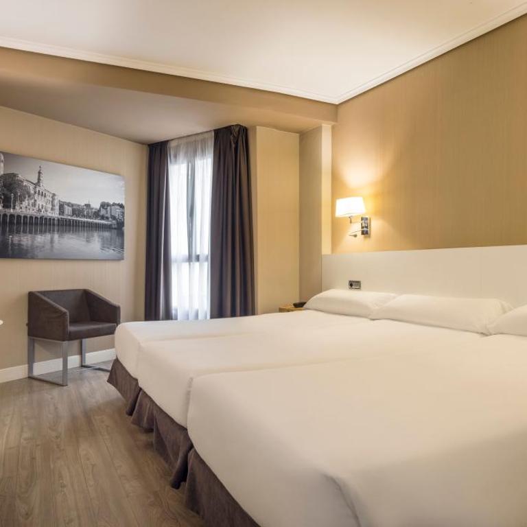 Hotel ILUNION Abando Bilbao - Habitación Triple - 1