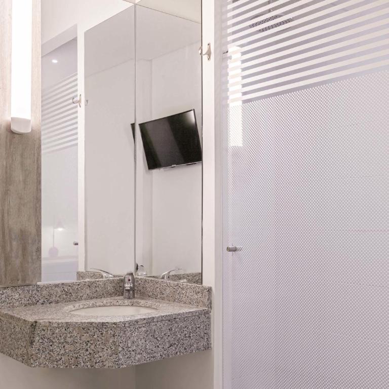 ibis Budget Barranquilla - Habitación Doble con cama supletoria (2 adultos + 1 niño) - 5