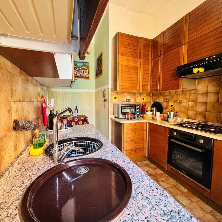 Your house in Rome - 10 minutes from Colosseo! - Appartamento con 3 Camere da Letto - 28