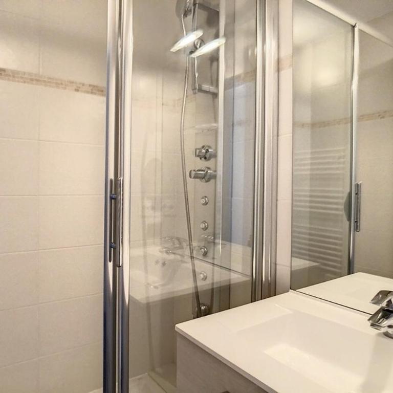 Résidence Sarvan - Appartement lumineux · Départ et retour skis aux pieds · Balcon MAE-2494 - Studio - 13
