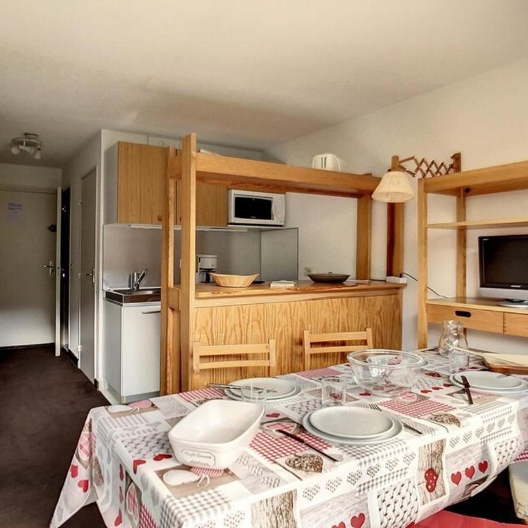 Résidence Sarvan - Appartement lumineux · Départ et retour skis aux pieds · Balcon MAE-2494 - Studio - 10
