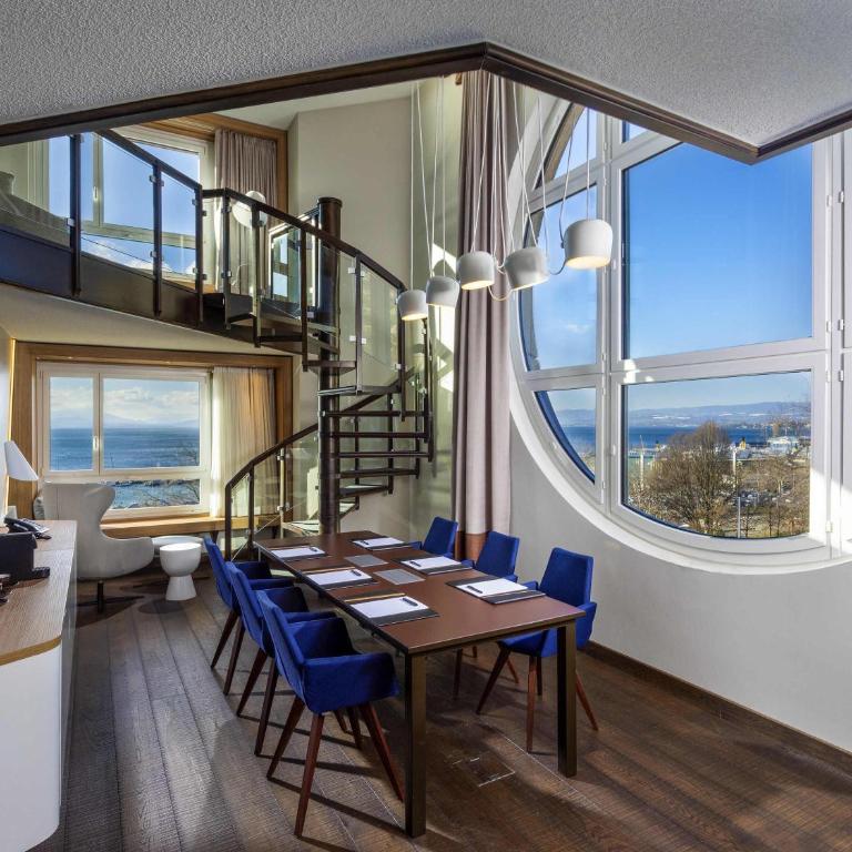 Mövenpick Hotel Lausanne - Maisonette-Suite mit Kingsize-Bett und Seeblick - 1