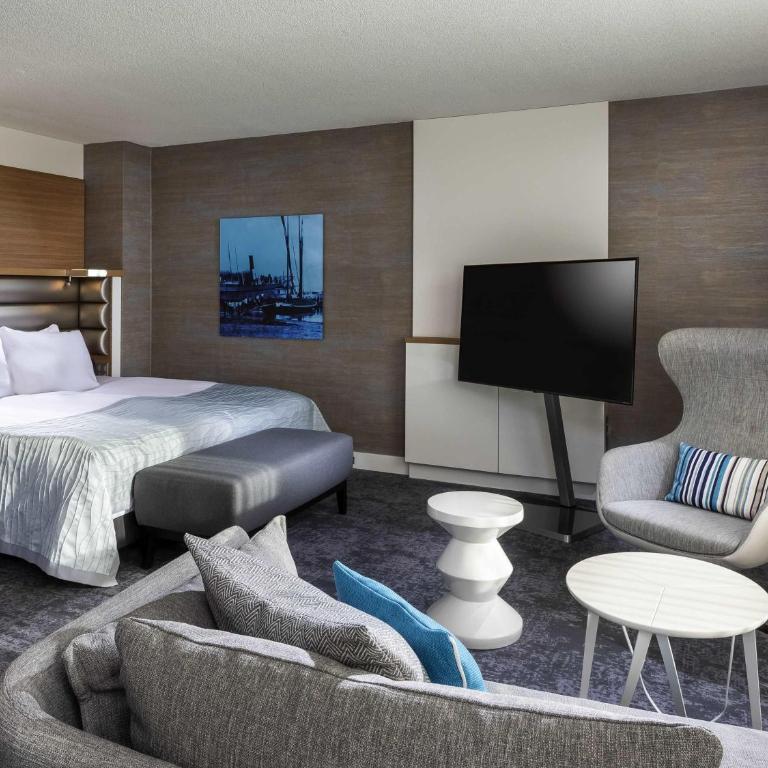 Mövenpick Hotel Lausanne - Maisonette-Suite mit Kingsize-Bett und Seeblick - 2