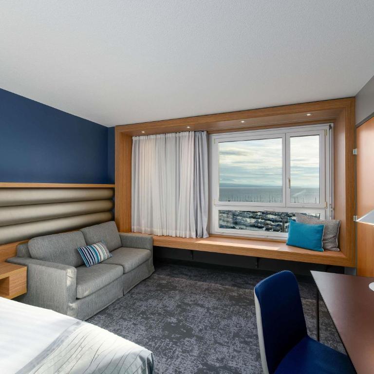 Mövenpick Hotel Lausanne - Deluxe Zimmer mit Queensize-Bett und Seeblick - 1