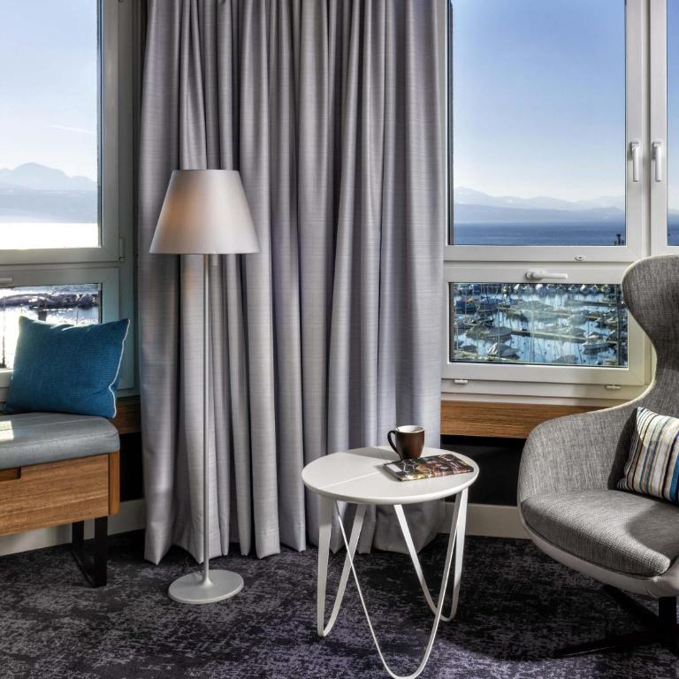 Mövenpick Hotel Lausanne - Junior Suite mit Seeblick - 4