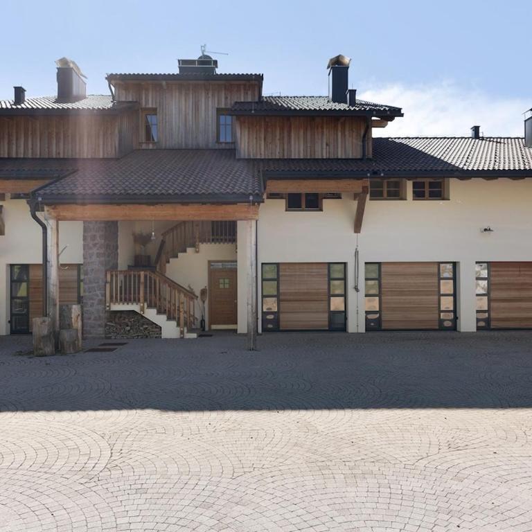 Modern Alpine Lodge Ski Storage & Sunset Terrace - Four-Bedroom Luxury Apartment - 7