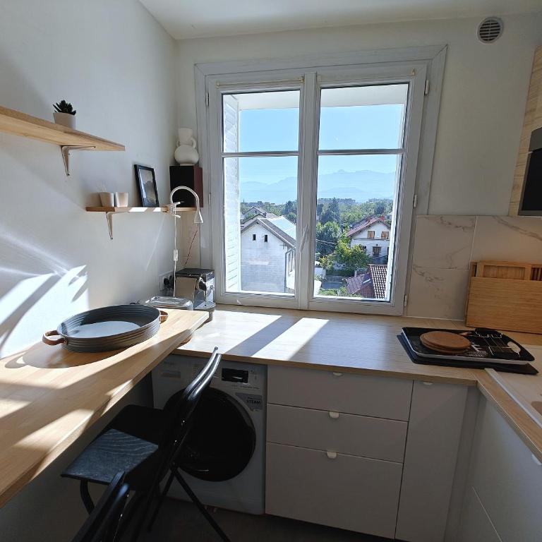 Spacieux T4 vue sur les Alpes - Appartement 3 Chambres - 12