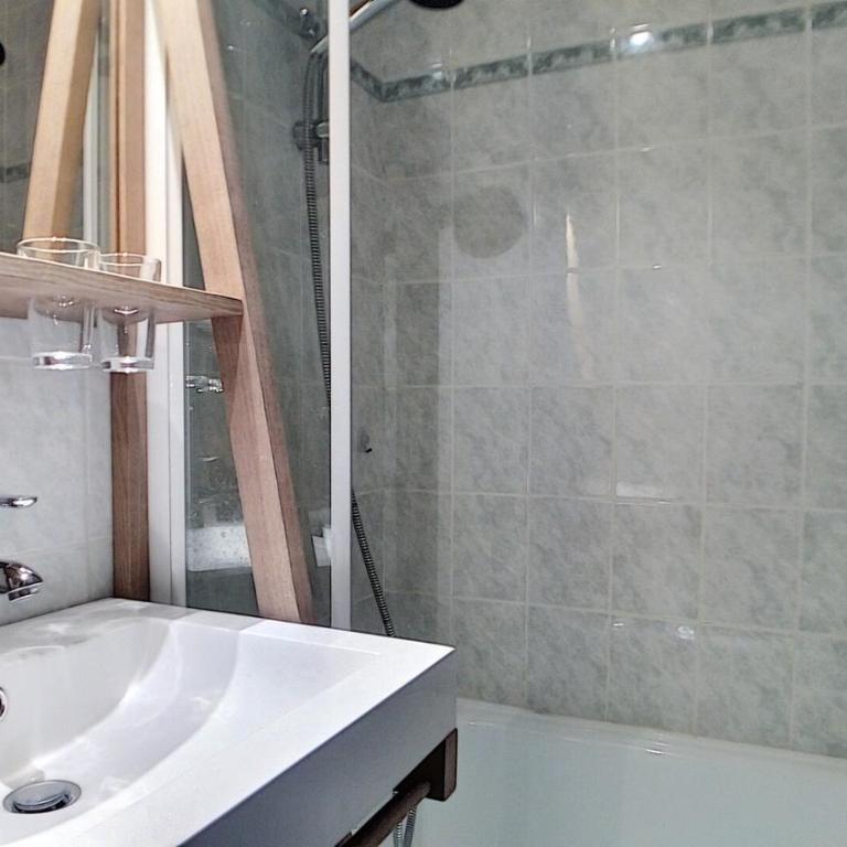 Résidence Les Charmettes - Studio lumineux avec coin montagne · Au pied des pistes · Balcon MAE-2834 - Studio - 8