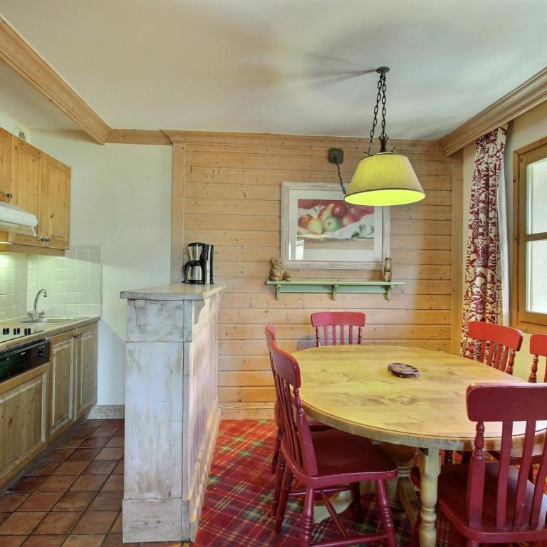 ARC 1950, Appartement 2 chambres, Duplex, Cheminée, 6 pers, Sauna, Hammam, Jacuzzi, Salle de fitness, Piscine intérieure chauffée, Départ et retour skis aux pieds - Appartement 2 Chambres avec Vue sur la Montagne - 7