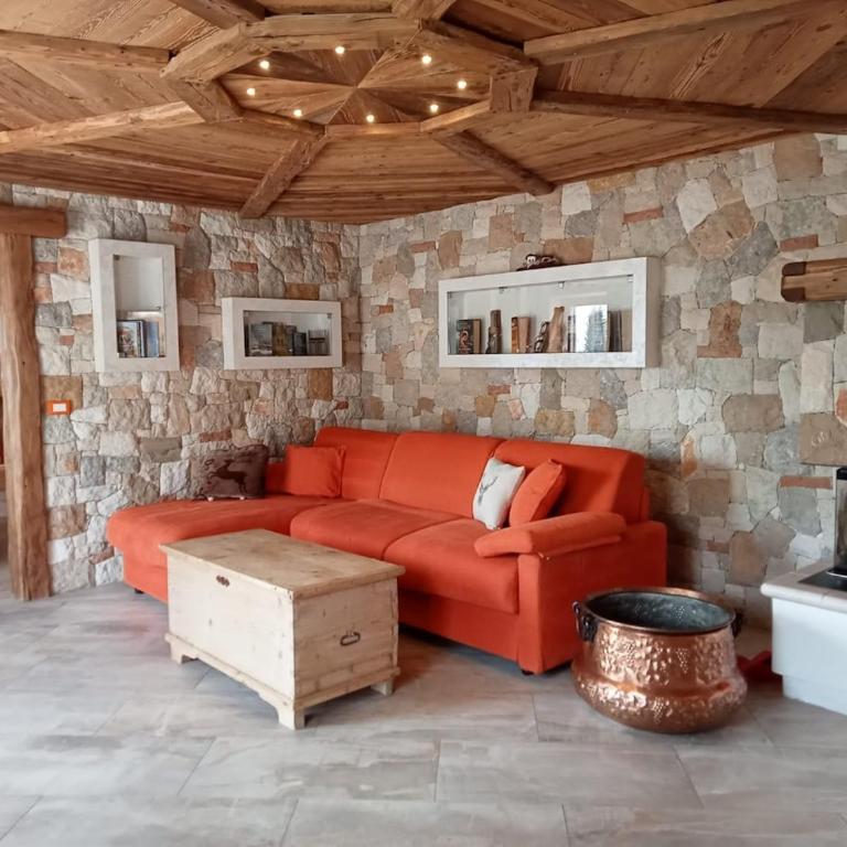 Mountain Escape Apartment Easy Access & Private Parking - Four-Bedroom Apartment - 38