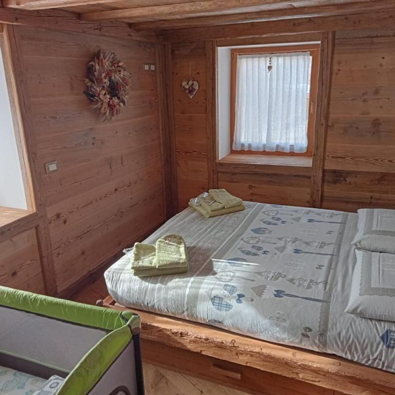 Mountain Escape Apartment Easy Access & Private Parking - Four-Bedroom Apartment - 29