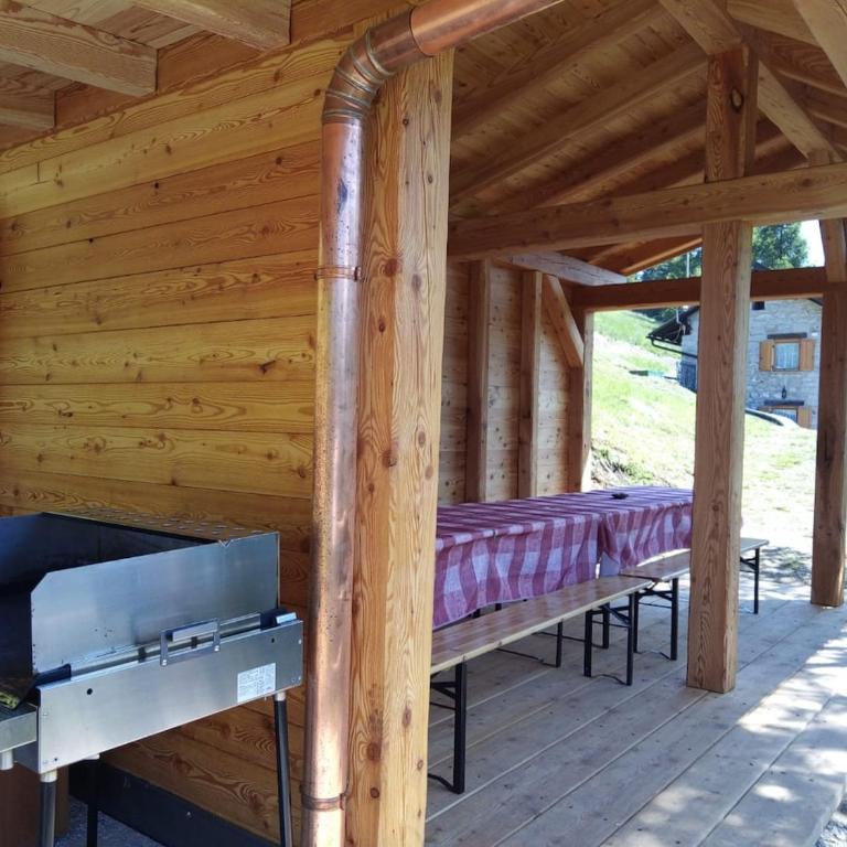 Mountain Escape Apartment Easy Access & Private Parking - Four-Bedroom Apartment - 22