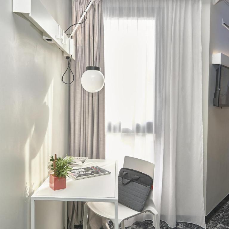 Ibis Annecy - Cran-Gevrier - Chambre avec 3 Lits Simples - 4