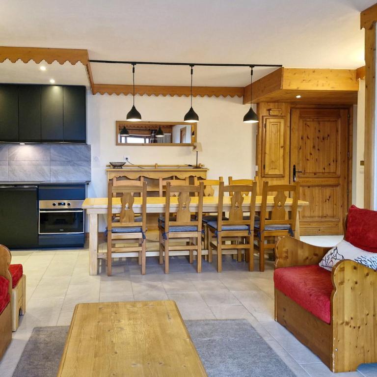 Résidence Roselend - Grand 4 pièces offrant de belles surfaces situé dans une résidence au village du chantel ,proche des pistes et avec piscine MAE-8204 - Appartement - 5