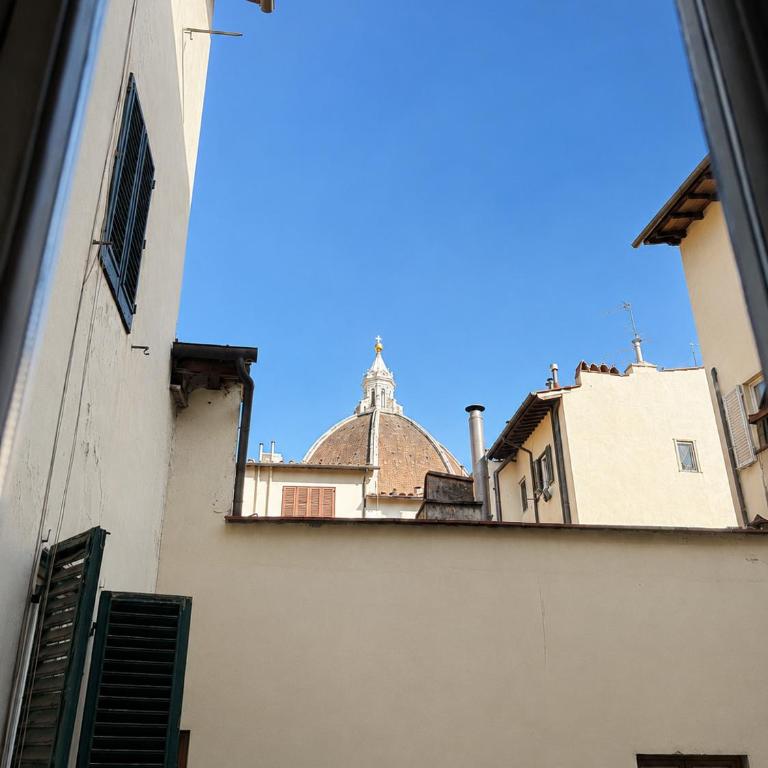 Charming Flat with Duomo View - One-Bedroom Apartment - 10