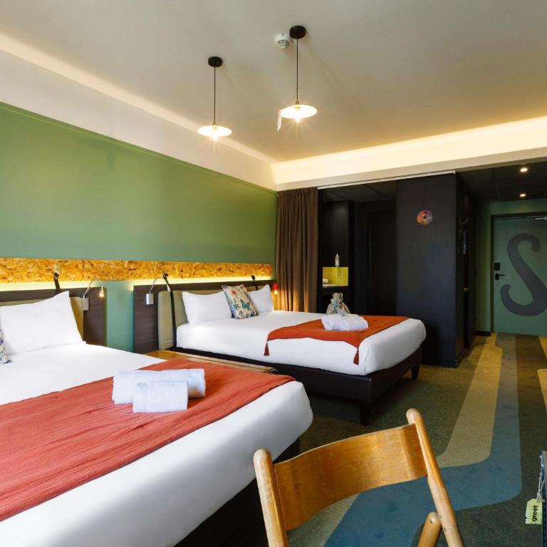 Greet Hotel Lyon Confluence - Chambre Familiale « Pop » pour 4 personnes - 9