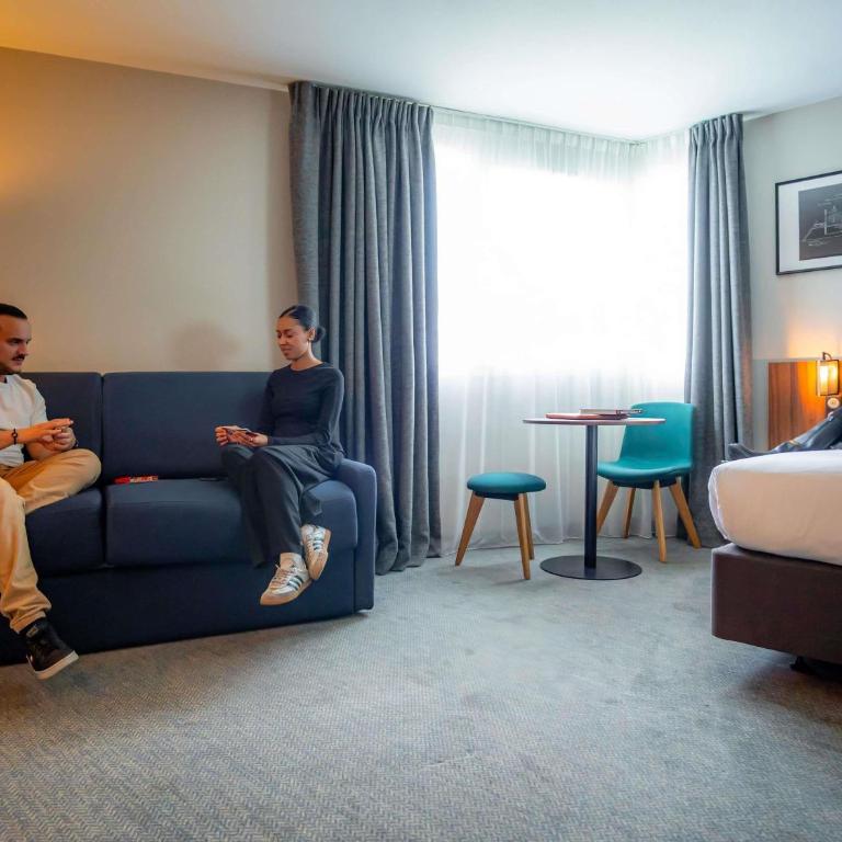 Mercure Paris Montparnasse Pasteur - Suite Junior avec 1 Lit King-Size et Canapé-Lit pour 2 Personnes - Vue sur Tour Eiffel - 7