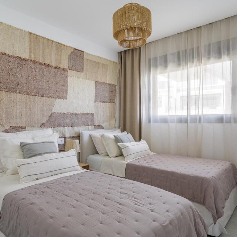 Infinity Pool, 15 Min Airport, Garage, AC - Apartamento de 2 dormitorios con vistas - 11