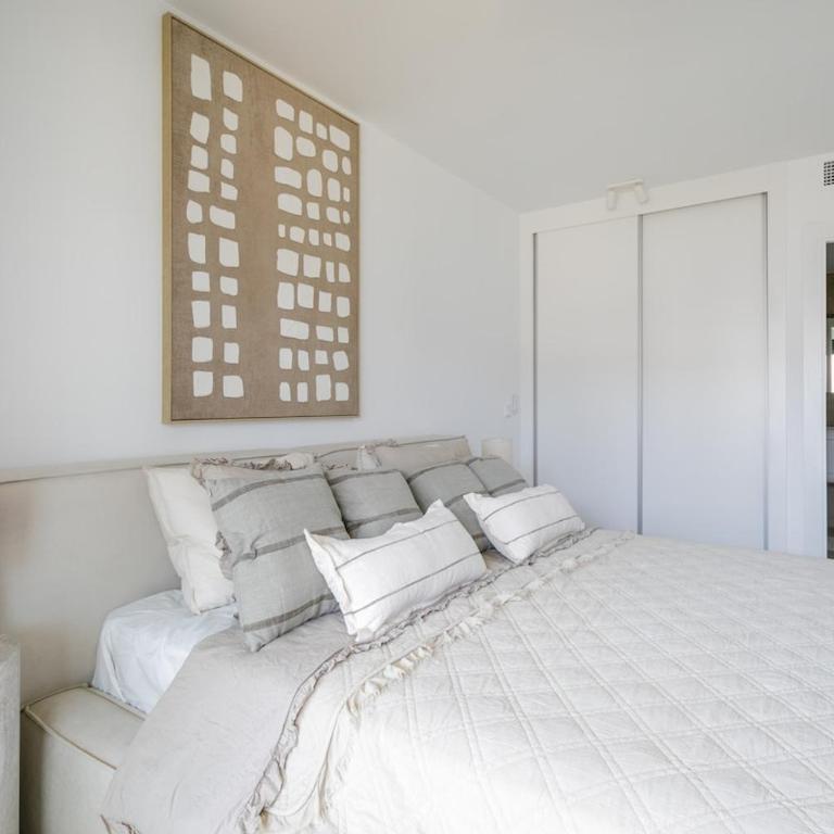 Infinity Pool, 15 Min Airport, Garage, AC - Apartamento de 2 dormitorios con vistas - 19