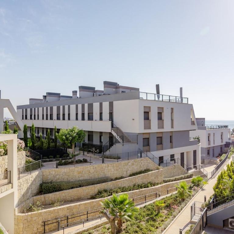 Infinity Pool, 15 Min Airport, Garage, AC - Apartamento de 2 dormitorios con vistas - 22