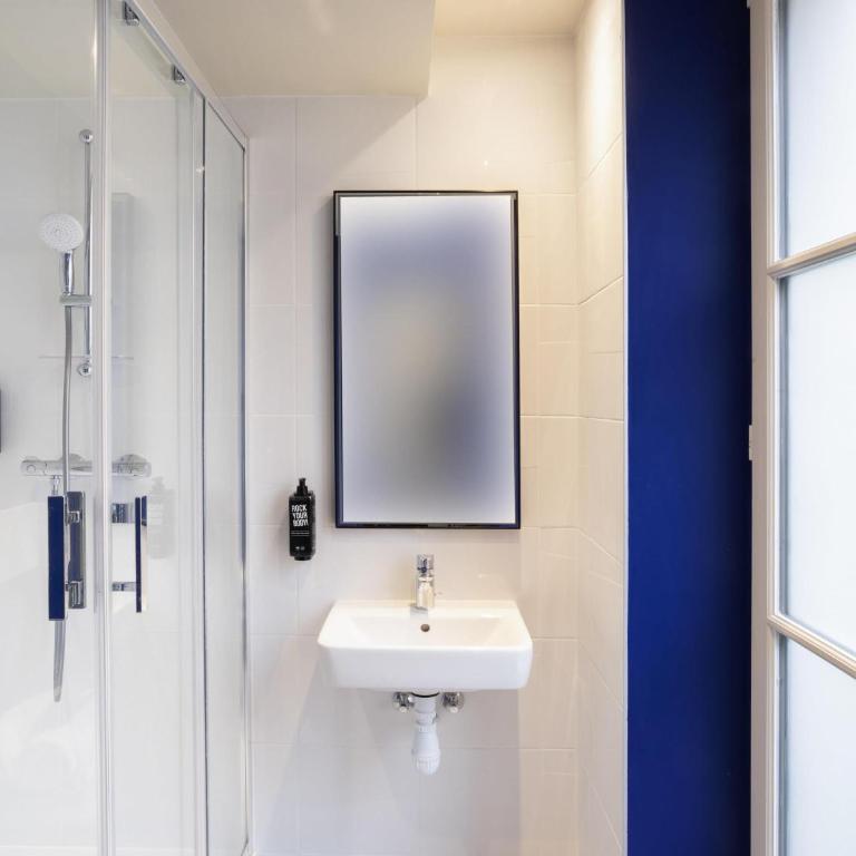 ibis Styles Paris Opera Lafayette - Chambre Standard avec Grand Lit - 4