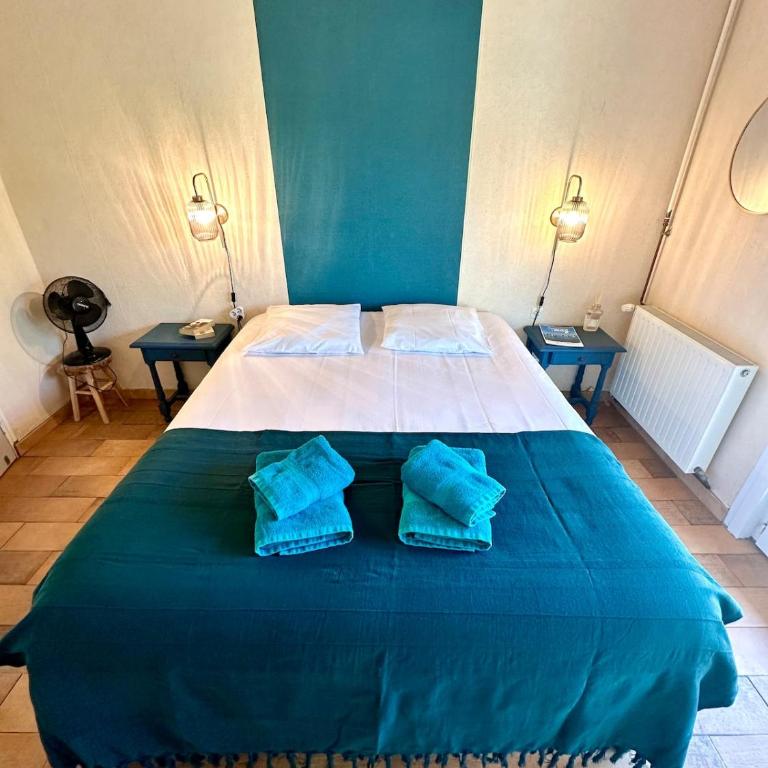 Villa Amandiers - Three-Bedroom Villa - 10