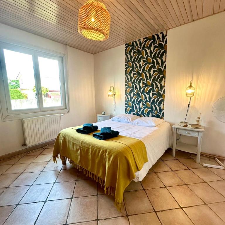 Villa Amandiers - Three-Bedroom Villa - 12