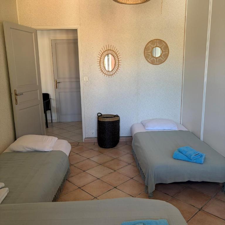 Villa Amandiers - Three-Bedroom Villa - 14
