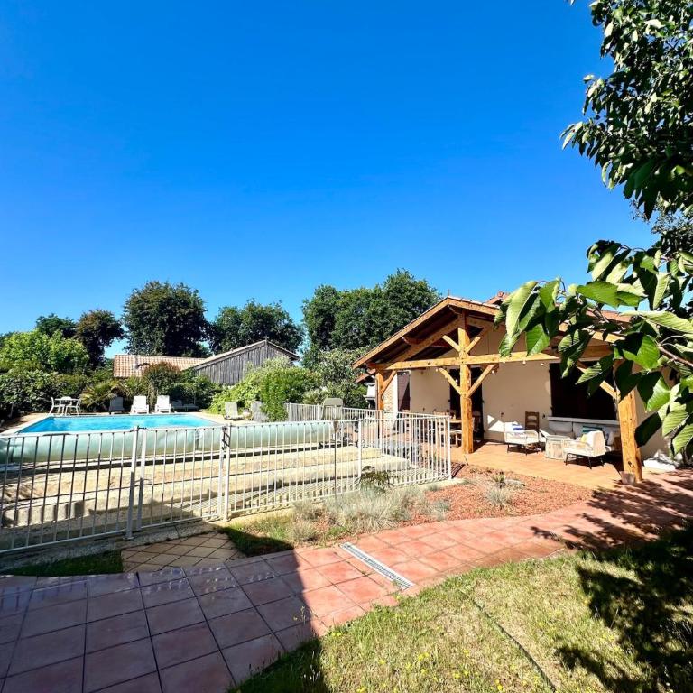 Villa Amandiers - Three-Bedroom Villa - 2