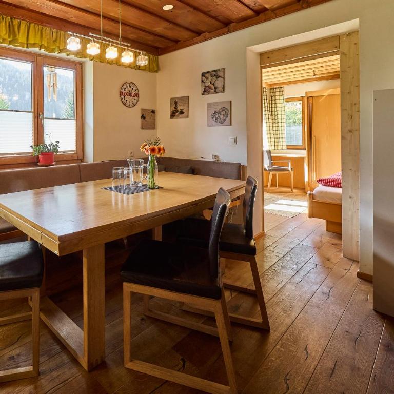 Haus Eberl - Apartments - Four-Bedroom Apartment - 26