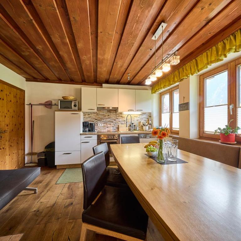 Haus Eberl - Apartments - Four-Bedroom Apartment - 30