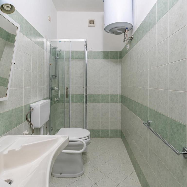 SOCIAL HUB Siracusa - Quadruple Room with Private Bathroom - 13