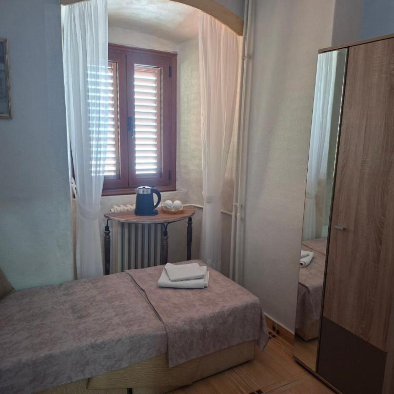 Garni hotel Pana-Eustahije 253 - Standardna Trokrevetna Soba sa Pogledom na More - 7