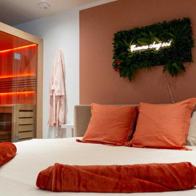 Suite with Jacuzzi, Sauna & Round King Bed Amiens - Appartement 1 Chambre - 9
