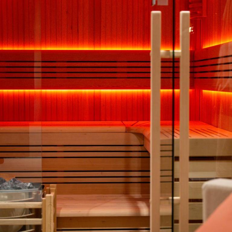 Suite with Jacuzzi, Sauna & Round King Bed Amiens - Appartement 1 Chambre - 10